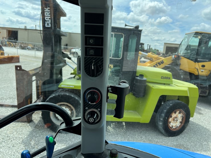 2015-new-holland-t4.75-image-13