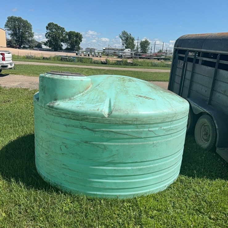 1250 Gallon Poly Water Tank