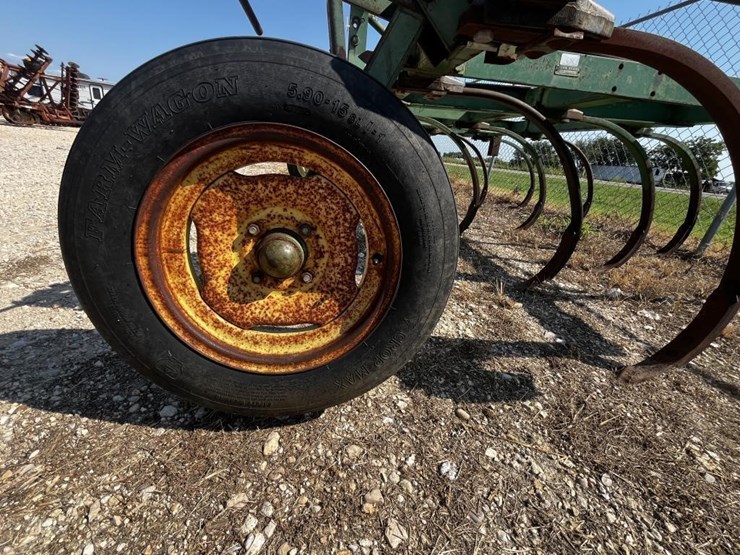 john-deere-10-image-5