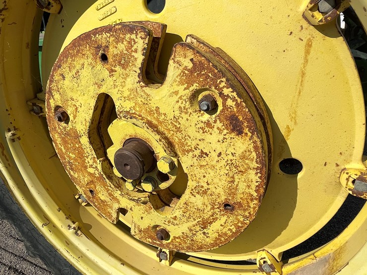 john-deere-3055-image-50