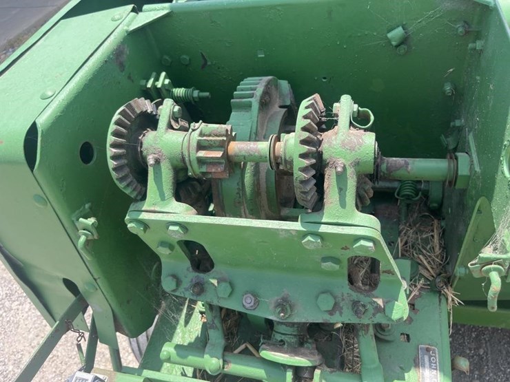 john-deere-346-image-9
