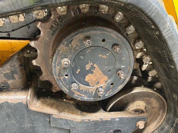 2020-jcb-270t-image-14