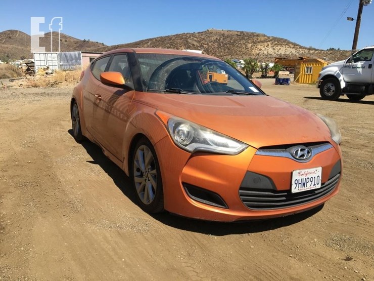 2016-hyundai-veloster-image-2