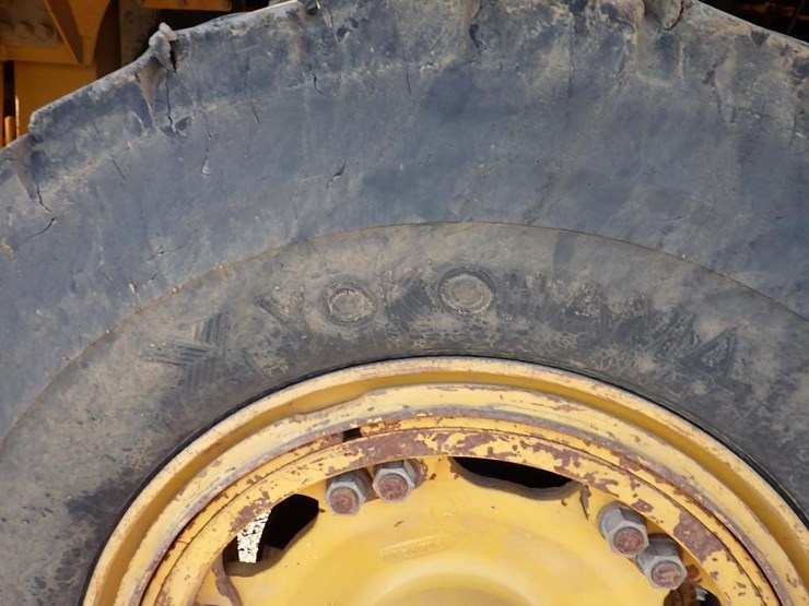 2011-caterpillar-770-image-58