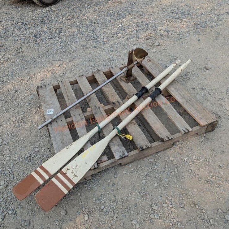 Antique Oars & Prop