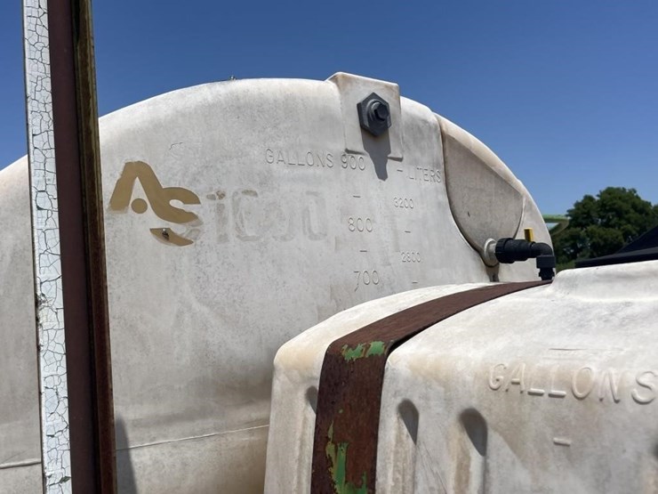 l2--1000-gallon-60'-great-plains-sprayer-image-23