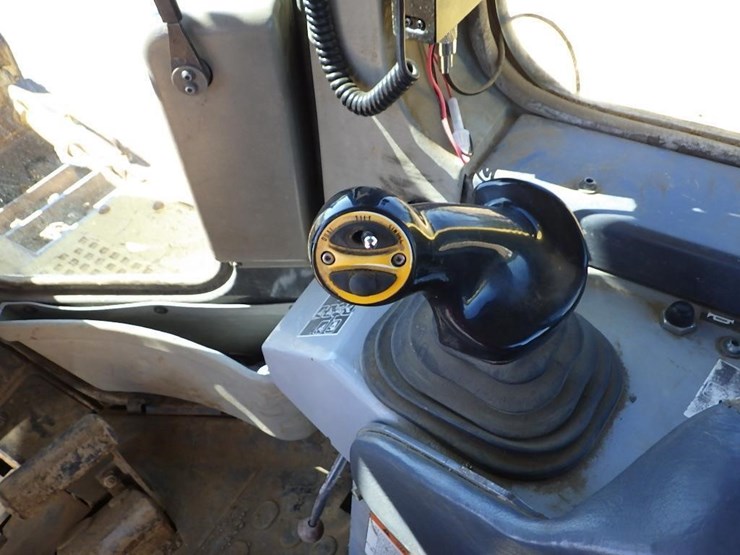 2004-komatsu-d275ax-5-image-60