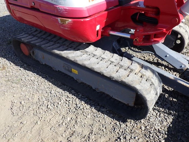 2021-takeuchi-tb240-image-42