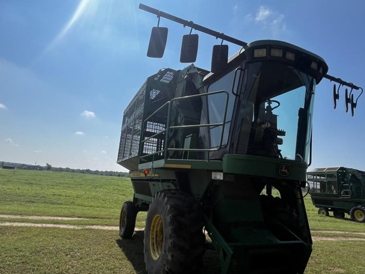 2005-john-deere-7460-image-3