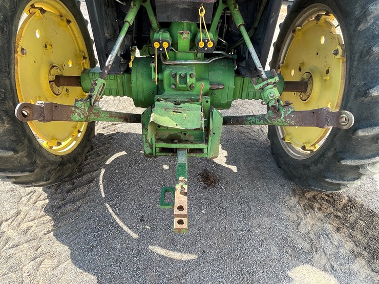 john-deere-3055-image-54