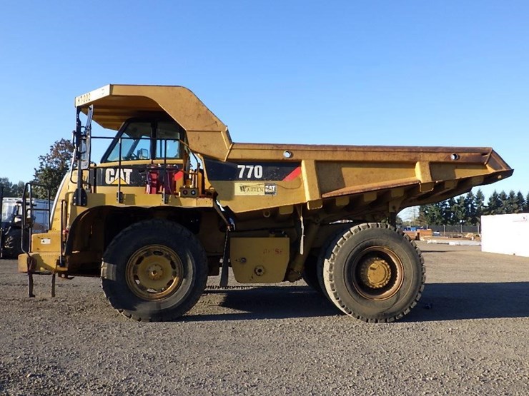2011-caterpillar-770-image-8