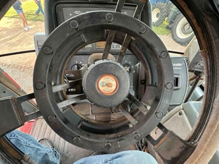 case-7130-tractor-image-29