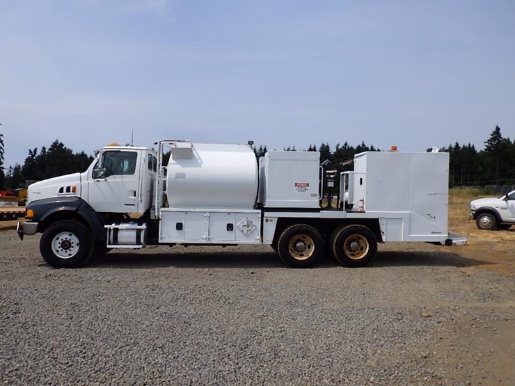 2005-sterling-lt8500-image-6