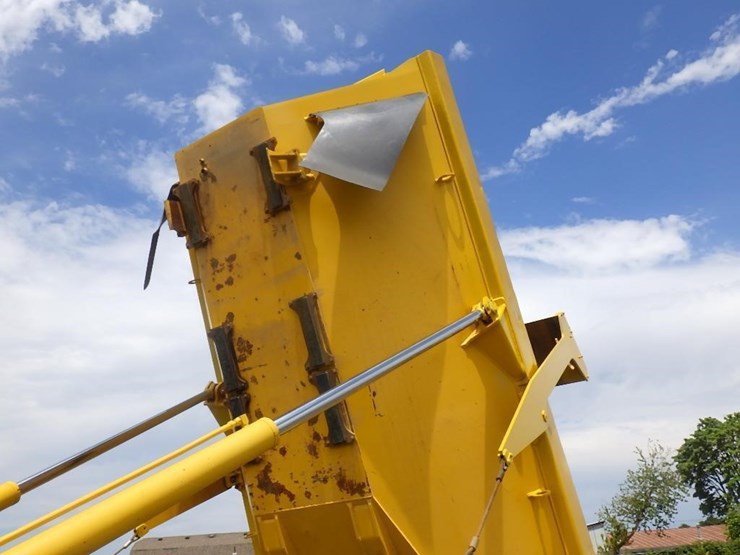 2016-komatsu-hm400-5-image-8