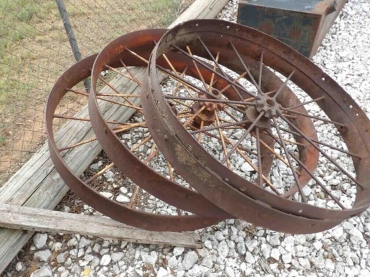 3---antique-steel-wheels---44"-image-3