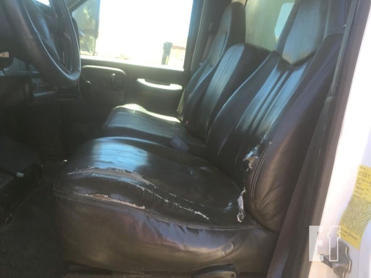 2004-gmc-topkick-c7500-image-8