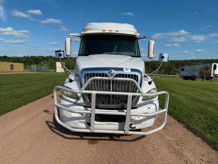 2015-international-prostar-image-2