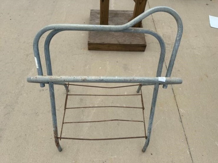 folding-saddle-rack-image-1