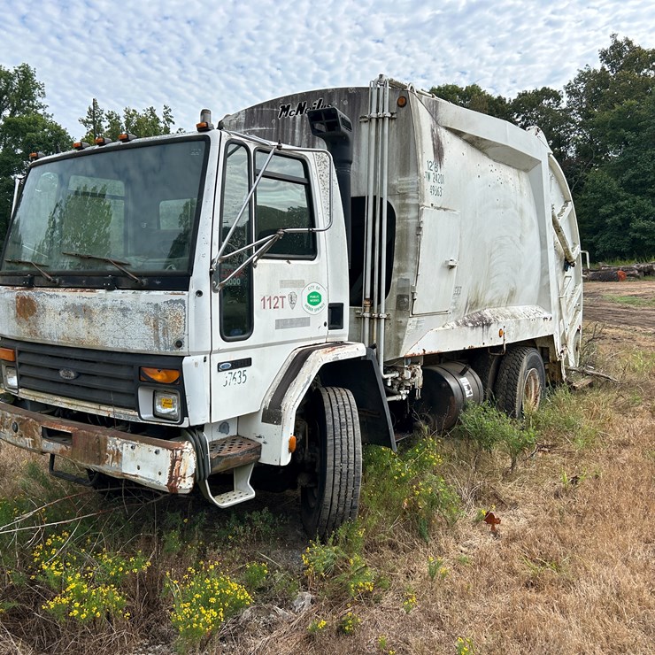 1993 FORD CF8000