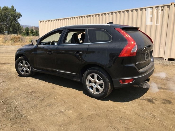 2012-volvo-xc60-image-4