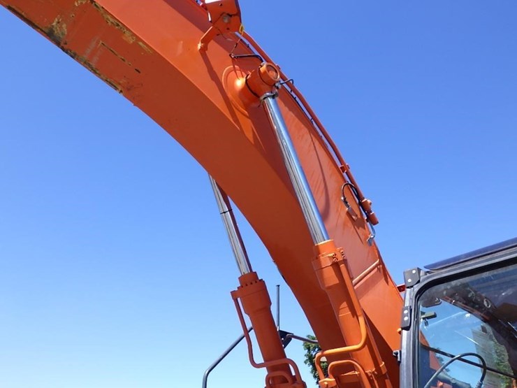 2020-hitachi-zx245us-lc-6n-image-12