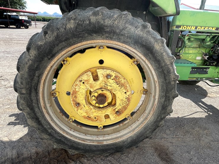 john-deere-3055-image-59