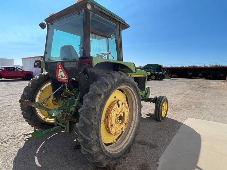 john-deere-3055-image-5