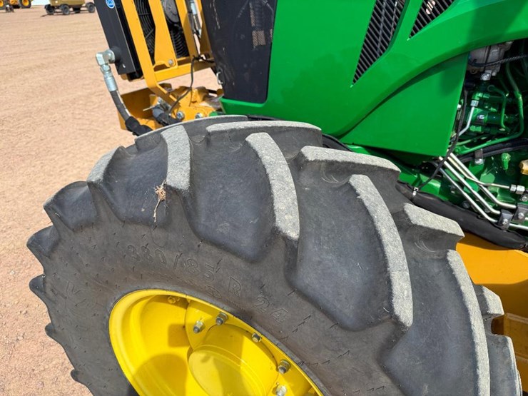 2017-john-deere-6120e-image-8