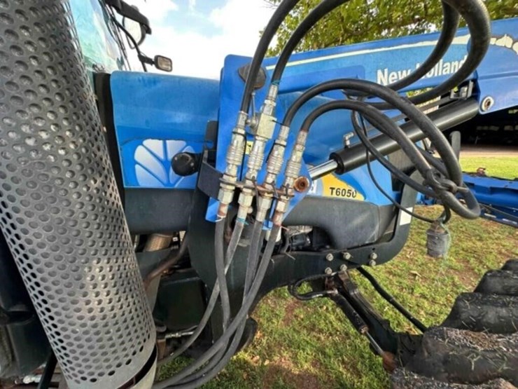 new-holland-t6050-image-21