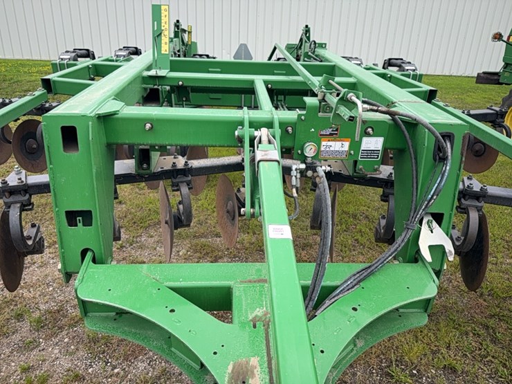 john-deere-2700-image-4
