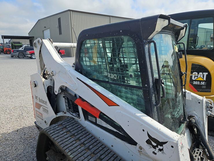 2020-bobcat-t590-image-24