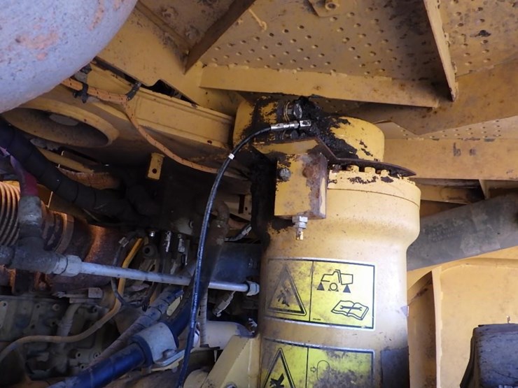 2011-caterpillar-770-image-25