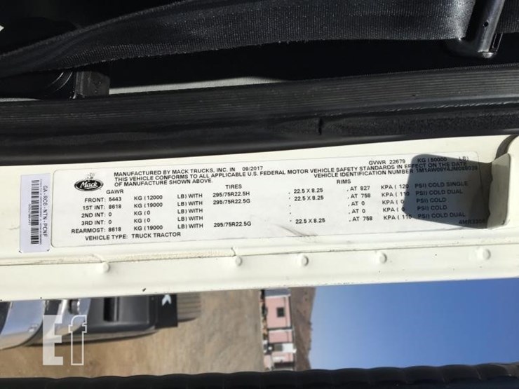 2018-mack-pinnacle-cxu613-image-13
