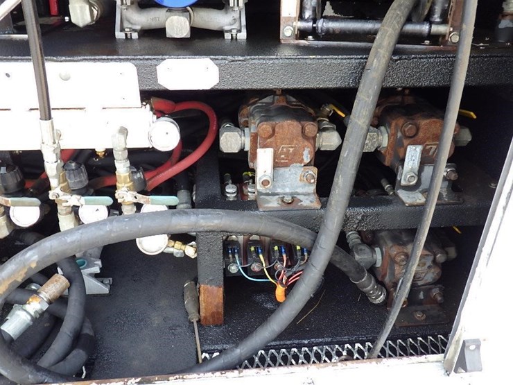 2005-sterling-lt8500-image-18