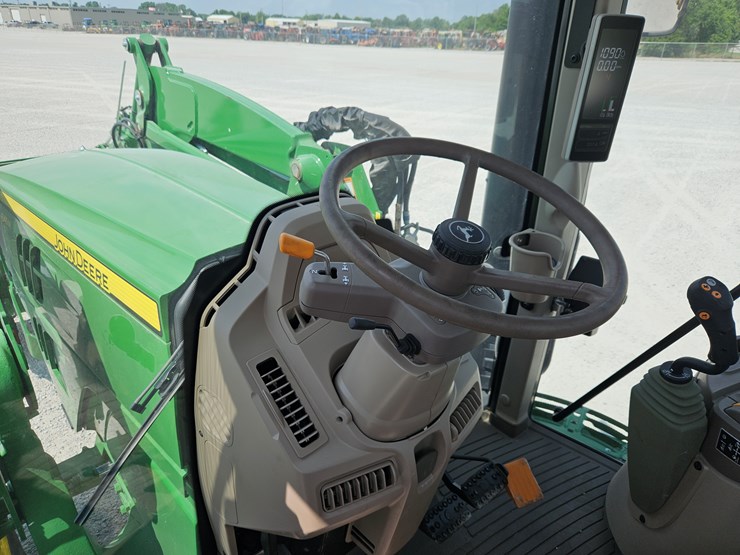 2023-john-deere-6145m-image-12