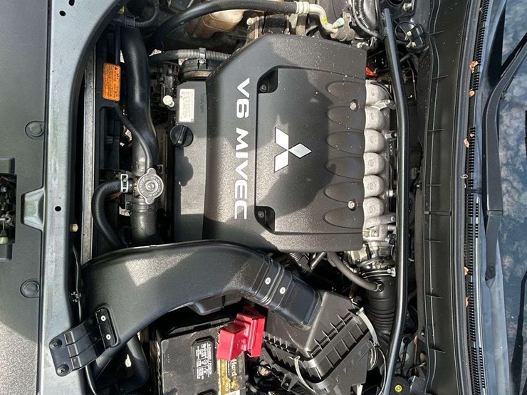 2011-mitsubishi-outlander-image-7