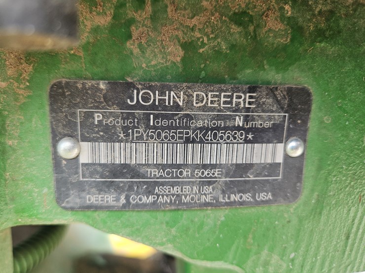 2019-john-deere-5065e-image-8