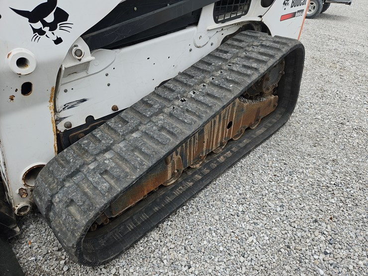 2014-bobcat-t770-image-21