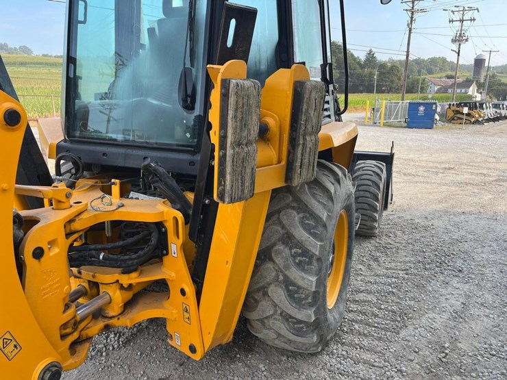 2022-jcb-3cx-image-22