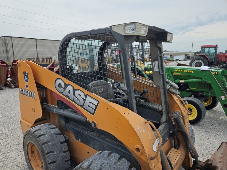 2015-case-sr210-image-19