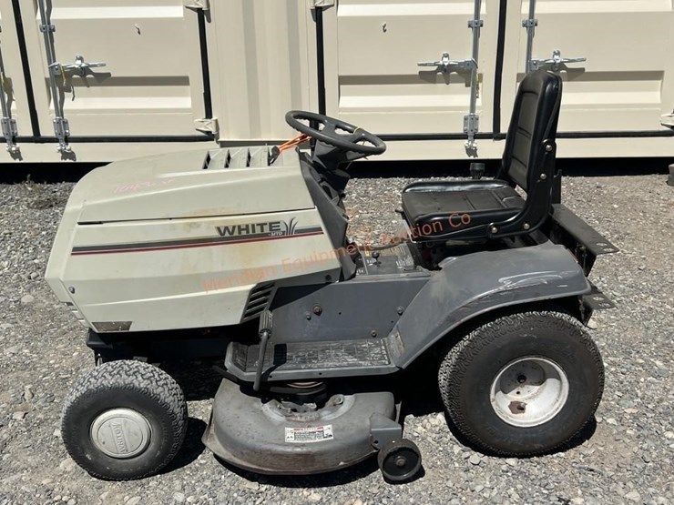 white-by-mtd-42"-16hp-riding-mower-image-2