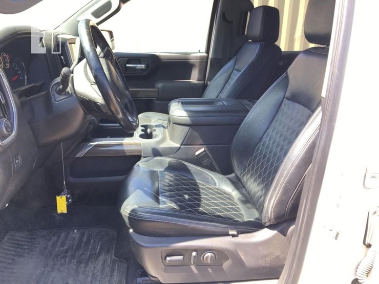 2019-chevrolet-silverado-image-8