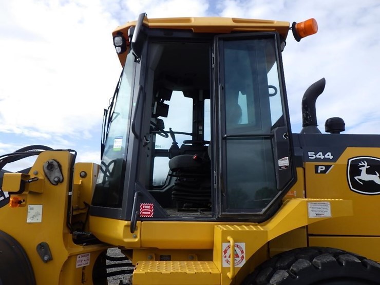 2023-deere-544p-image-26