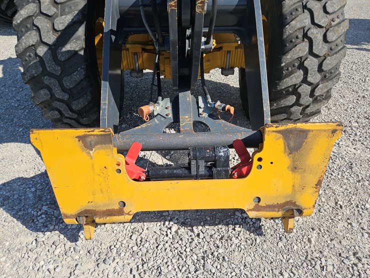 2022-deere-204l-image-3
