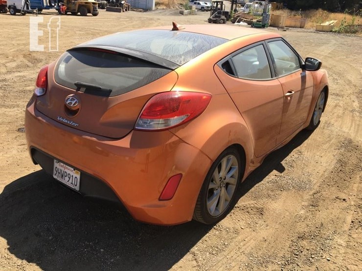 2016-hyundai-veloster-image-3