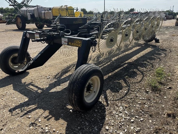 l1--12-wheel-flexrake-image-7
