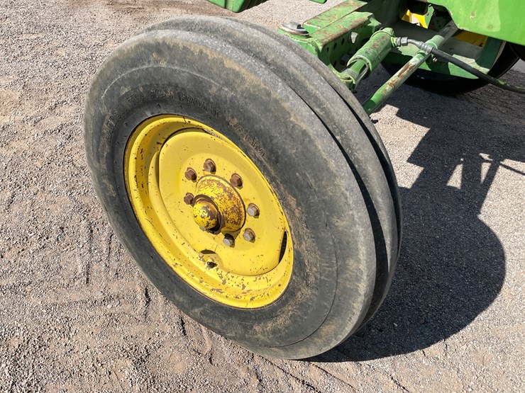 john-deere-3055-image-21