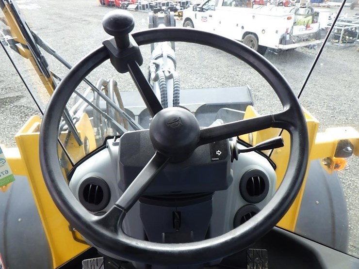 2023-deere-544p-image-28