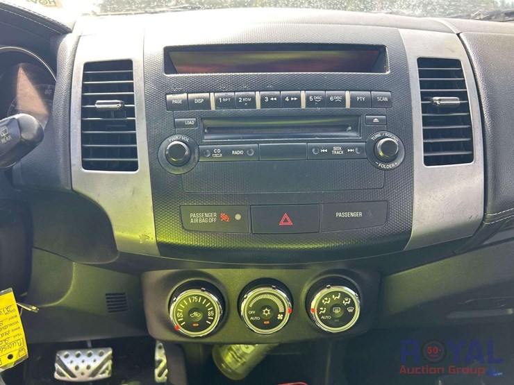2011-mitsubishi-outlander-image-15