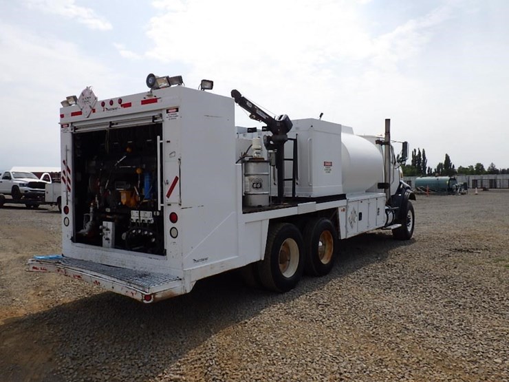 2005-sterling-lt8500-image-4
